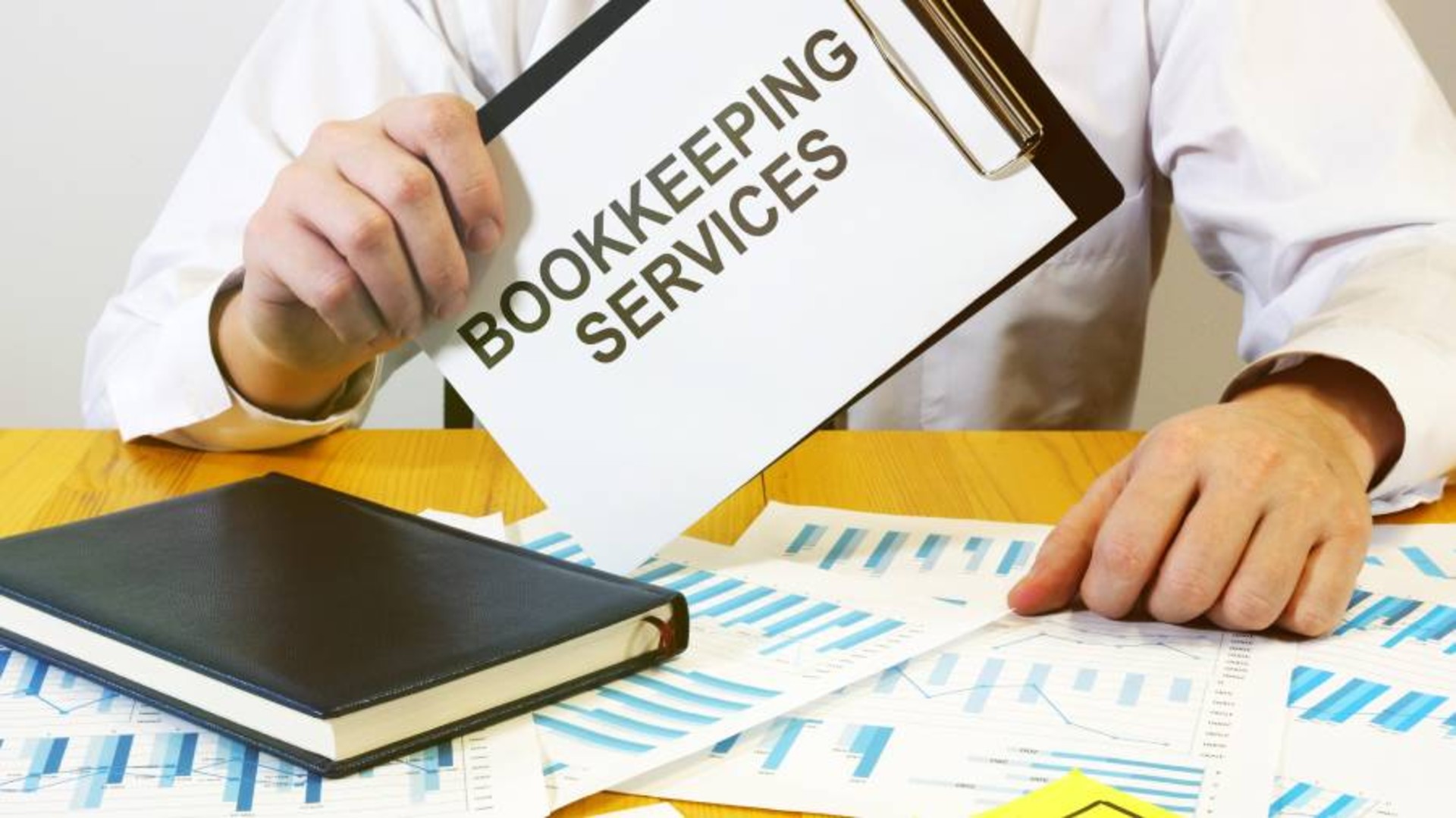 English speaking bookkeeper